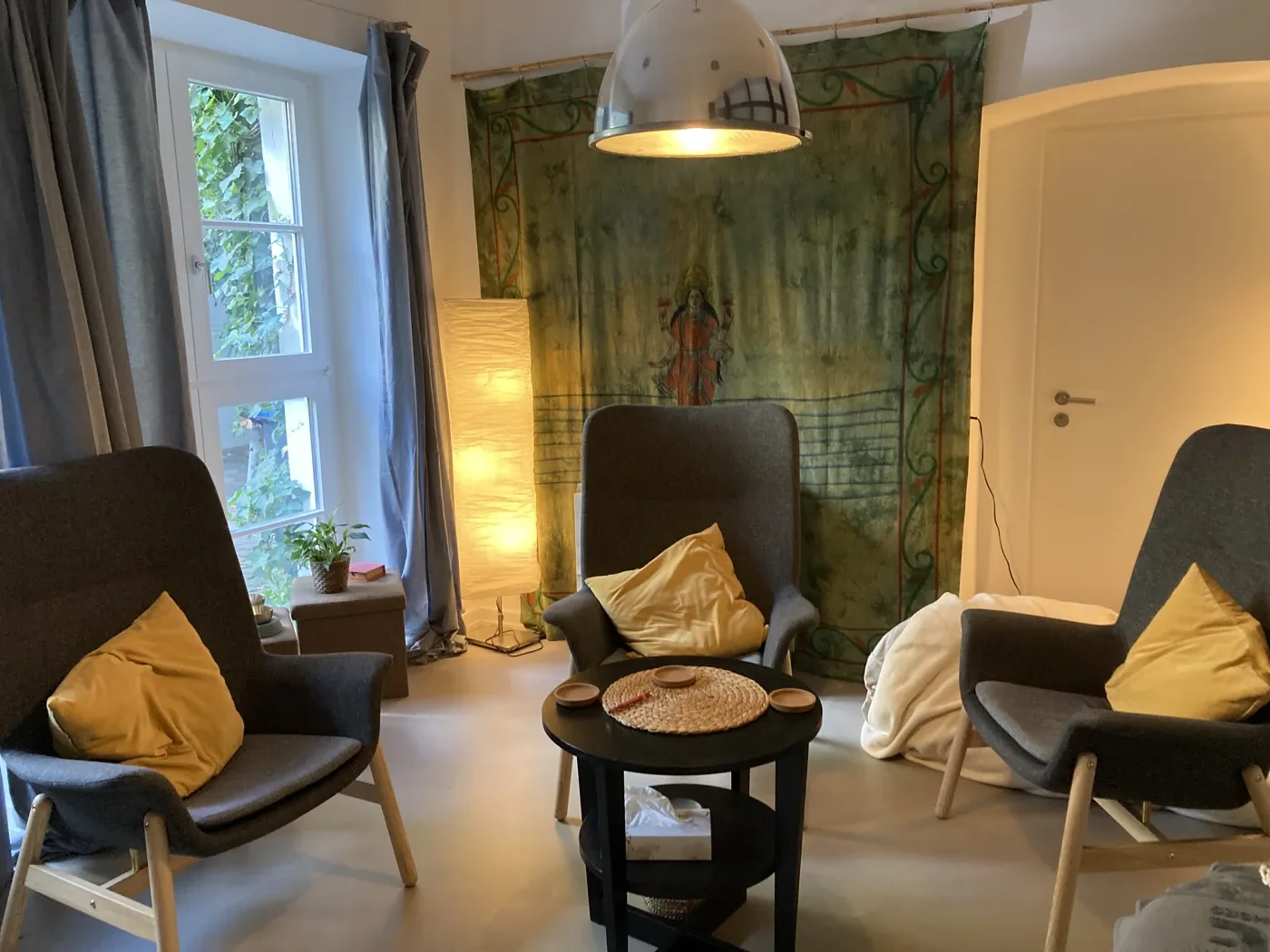 Raum für Klang und Entspannung mit Klangschale