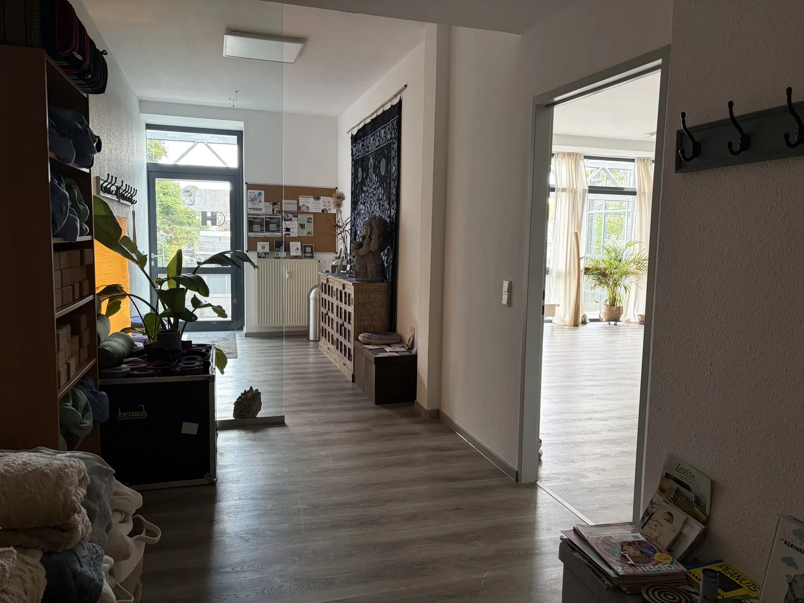Flur mit Blick in den Kursraum
